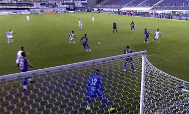 Pha bo lo khien dong doi om dau tiec nuoi o giai Brazil hinh anh