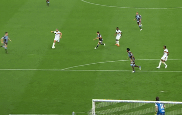 Cuu sao Juventus solo qua 3 cau thu va ghi ban hinh anh