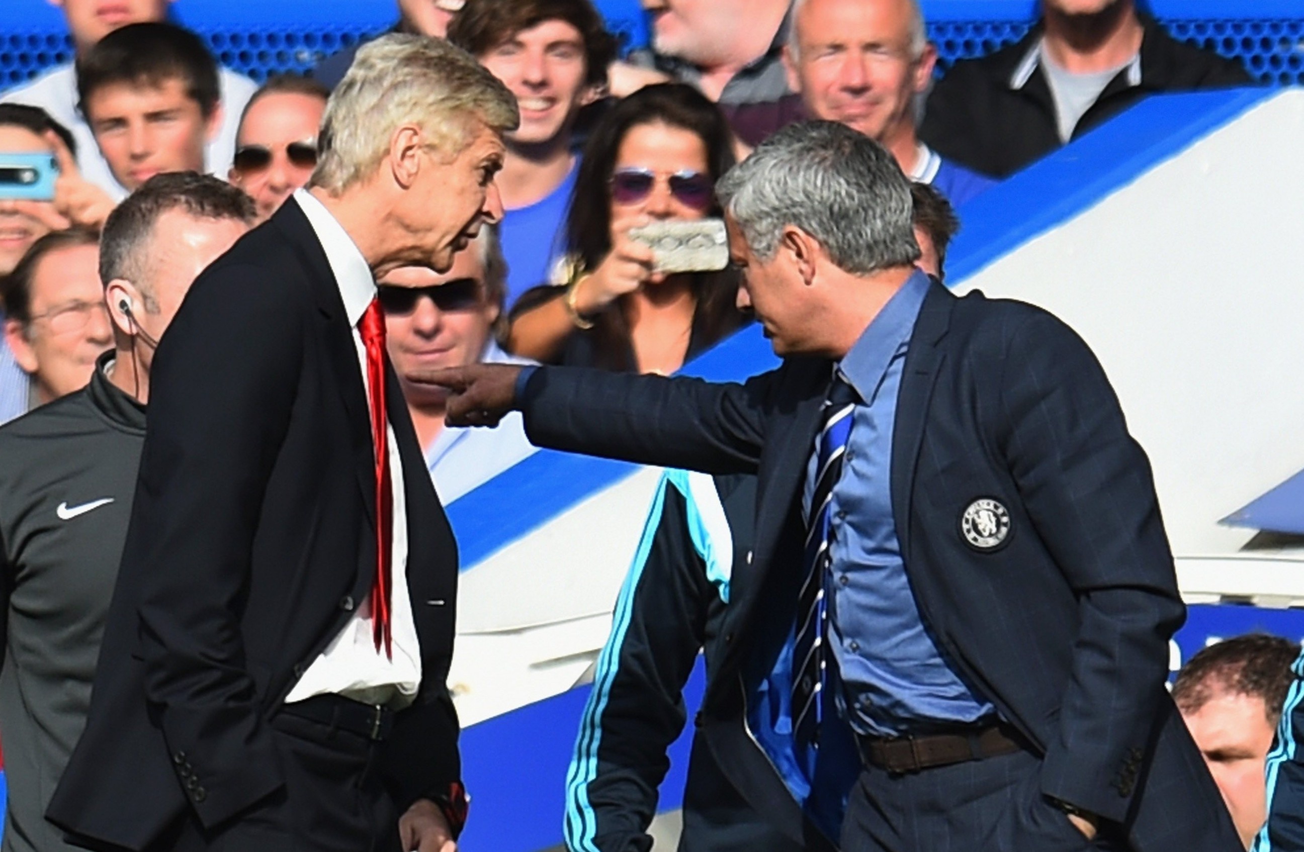 Wenger khau chien voi Mourinho hinh anh