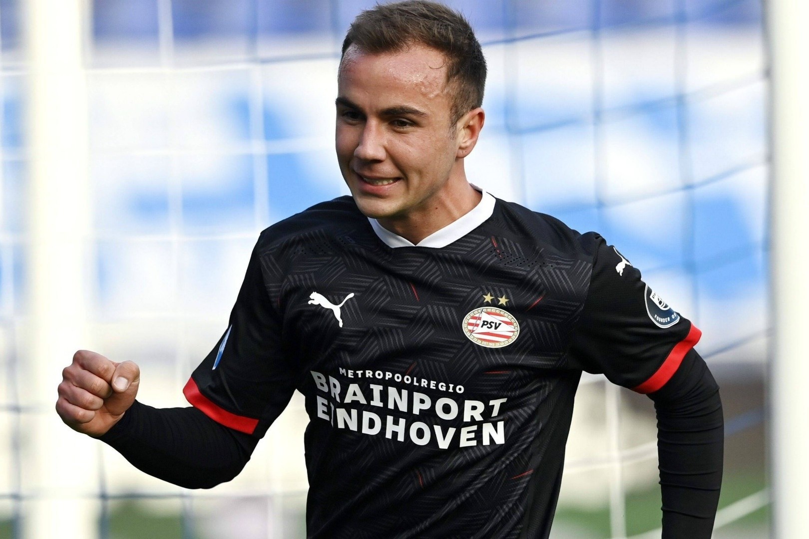 Gotze ghi ban trong tran ra mat CLB moi hinh anh