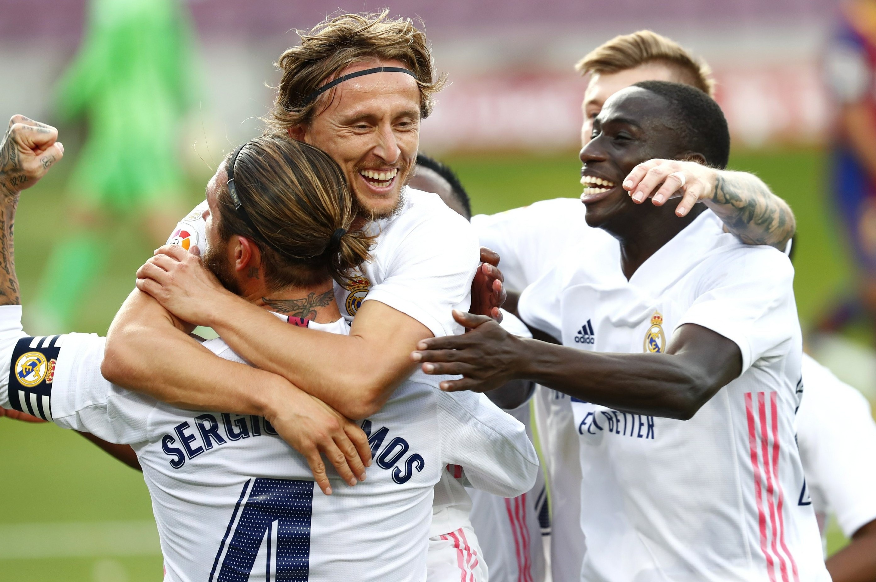 Barca 1-3 Real - hon ca mot tran sieu kinh dien hinh anh