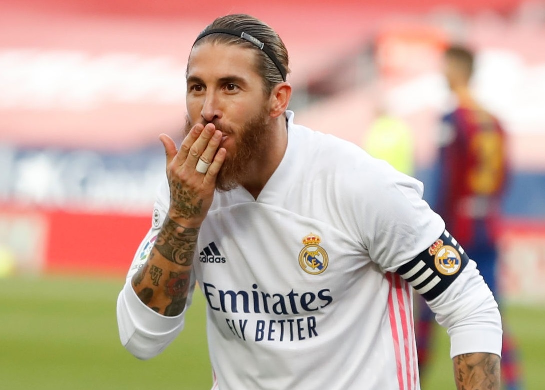 Ramos gay tranh cai sau tran Real ha Barca 3-1 hinh anh