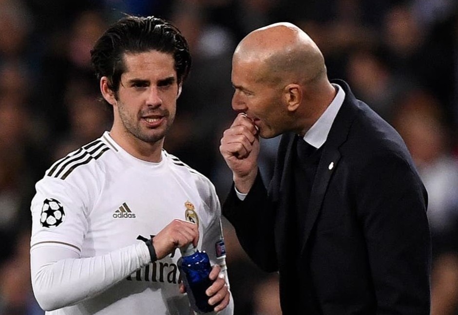 HLV Zidane len tieng khi bi hoc tro noi xau hinh anh