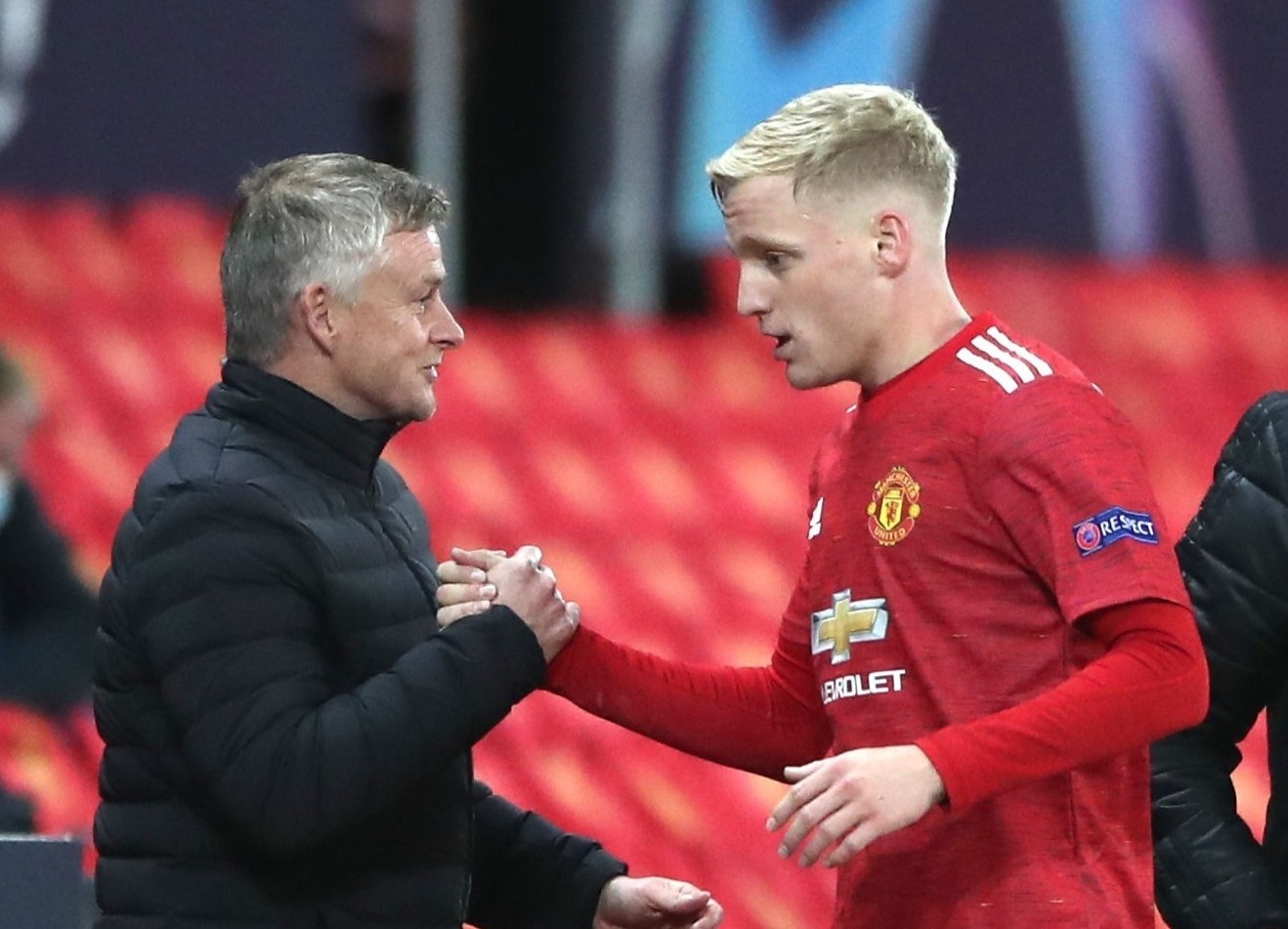 Van de Beek di chuyen hon 9 km trong 70 phut hinh anh