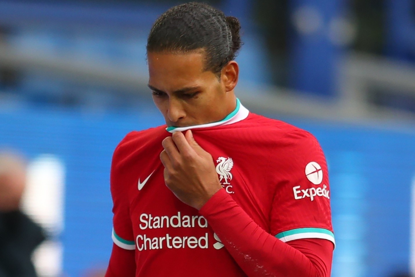 Van Dijk co the nghi thi dau 9 thang hinh anh