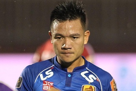 Qua bong Vang 2017 xuong hang Nhat cung CLB Quang Nam hinh anh