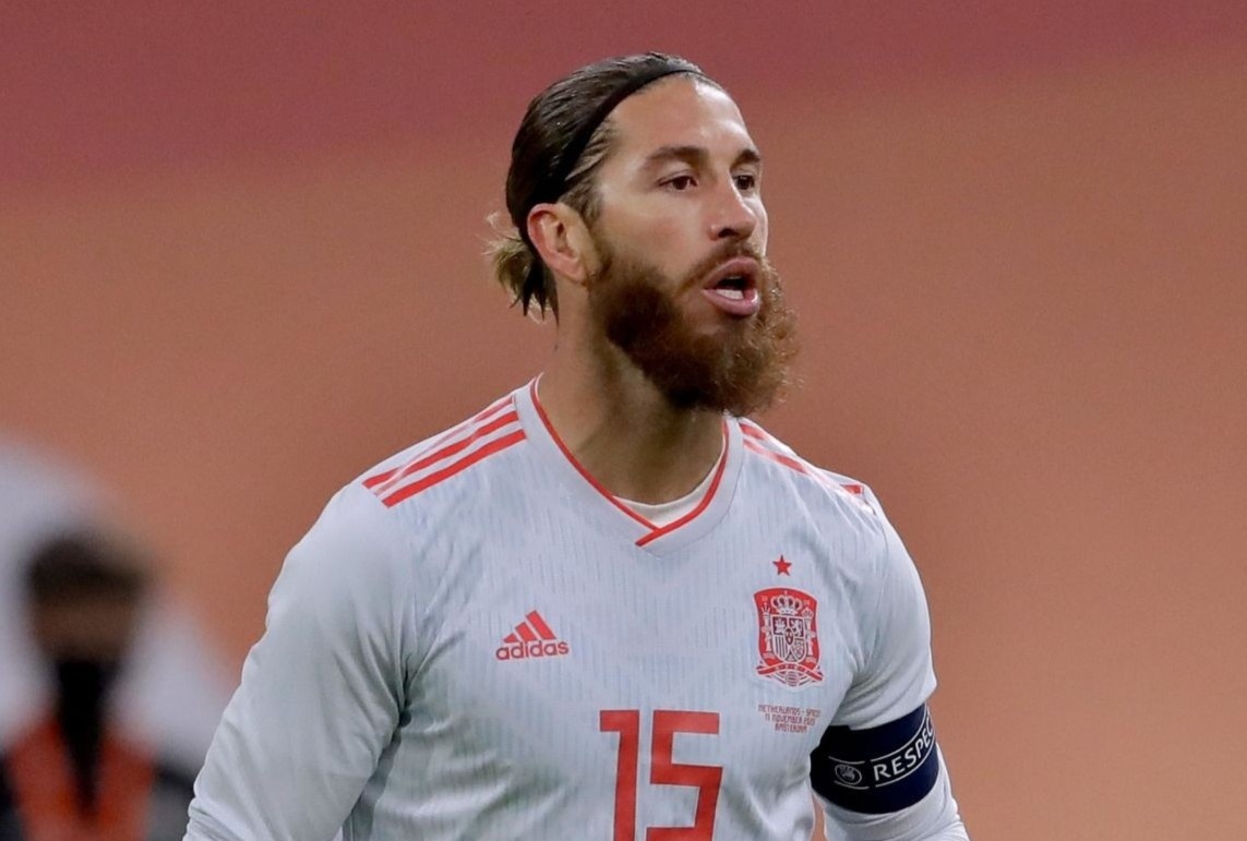 Ramos can bang ky luc cua Buffon o chau Au hinh anh