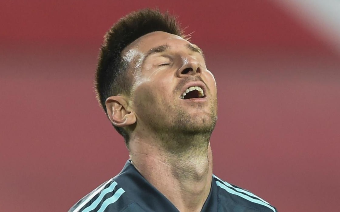 Messi bi vay kin khi tro lai Tay Ban Nha hinh anh