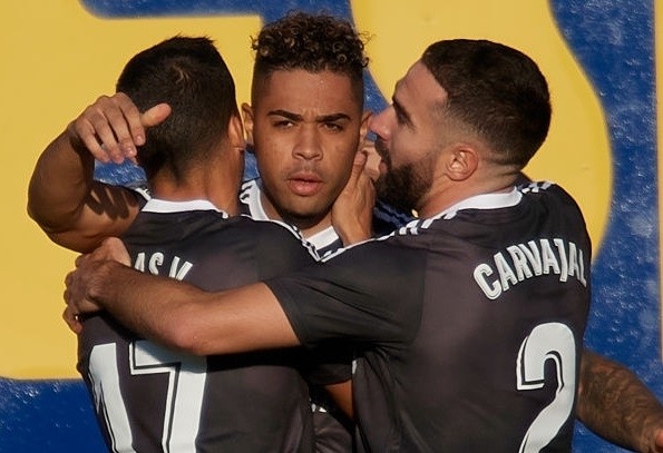 Villarreal 1-1 Real Madrid: Hazard gay that vong hinh anh