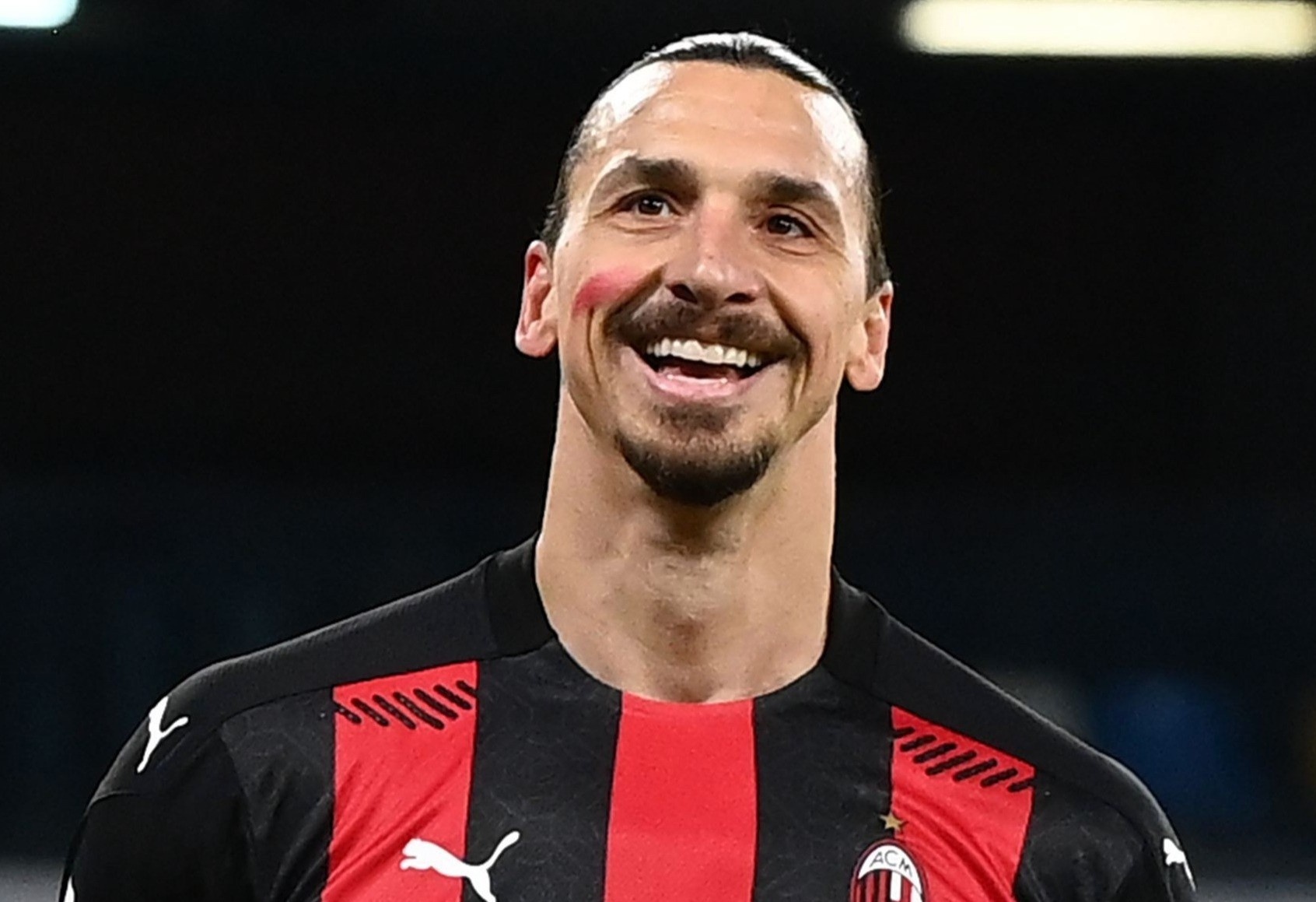 Ibrahimovic tiet lo lan giai nghe hut o AC Milan hinh anh