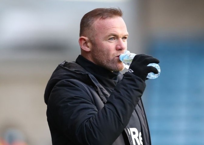 Rooney gianh chien thang dau tien tren cuong vi HLV hinh anh