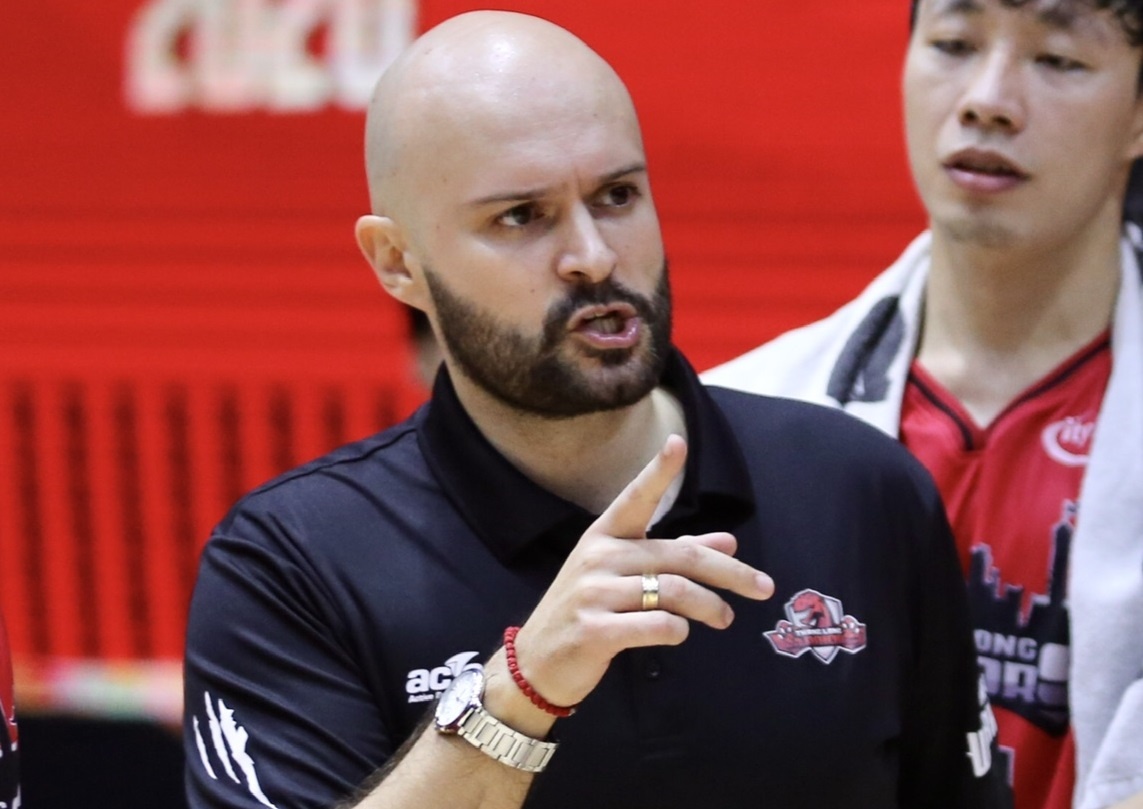 HLV Warriors tranh cai voi ngoai binh o chung ket VBA hinh anh