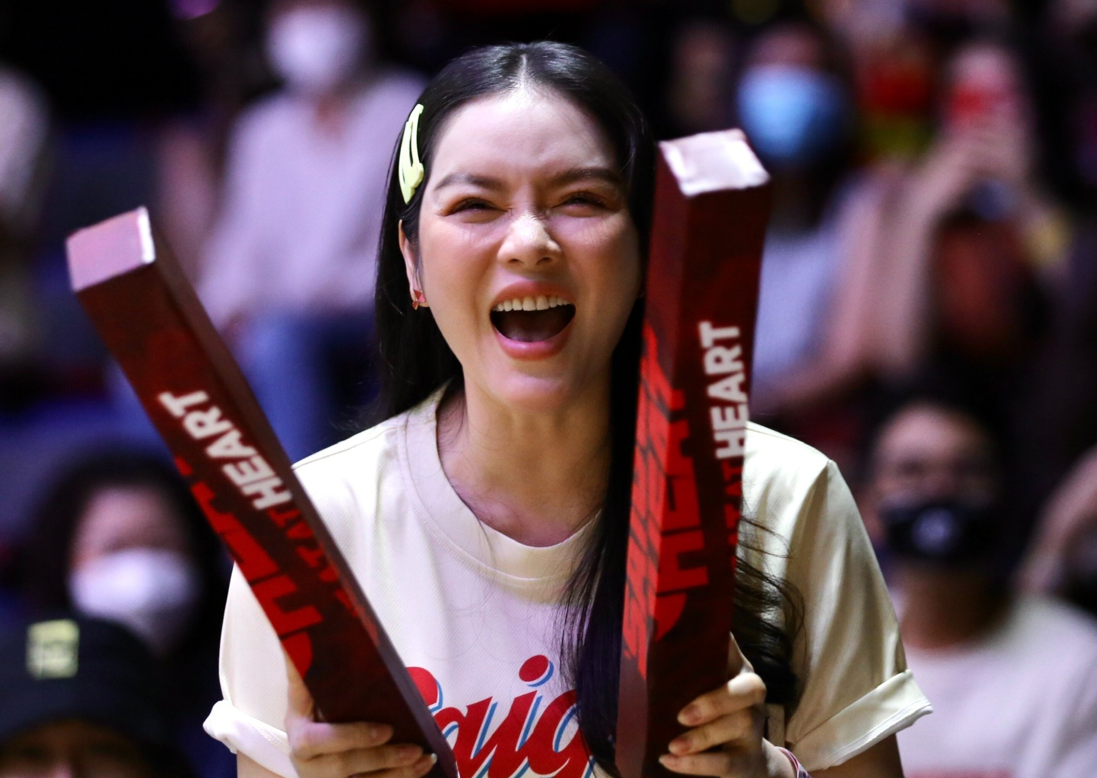 Ly Nha Ky, Xuan Nghi tiep lua cho chung ket VBA 2020 hinh anh