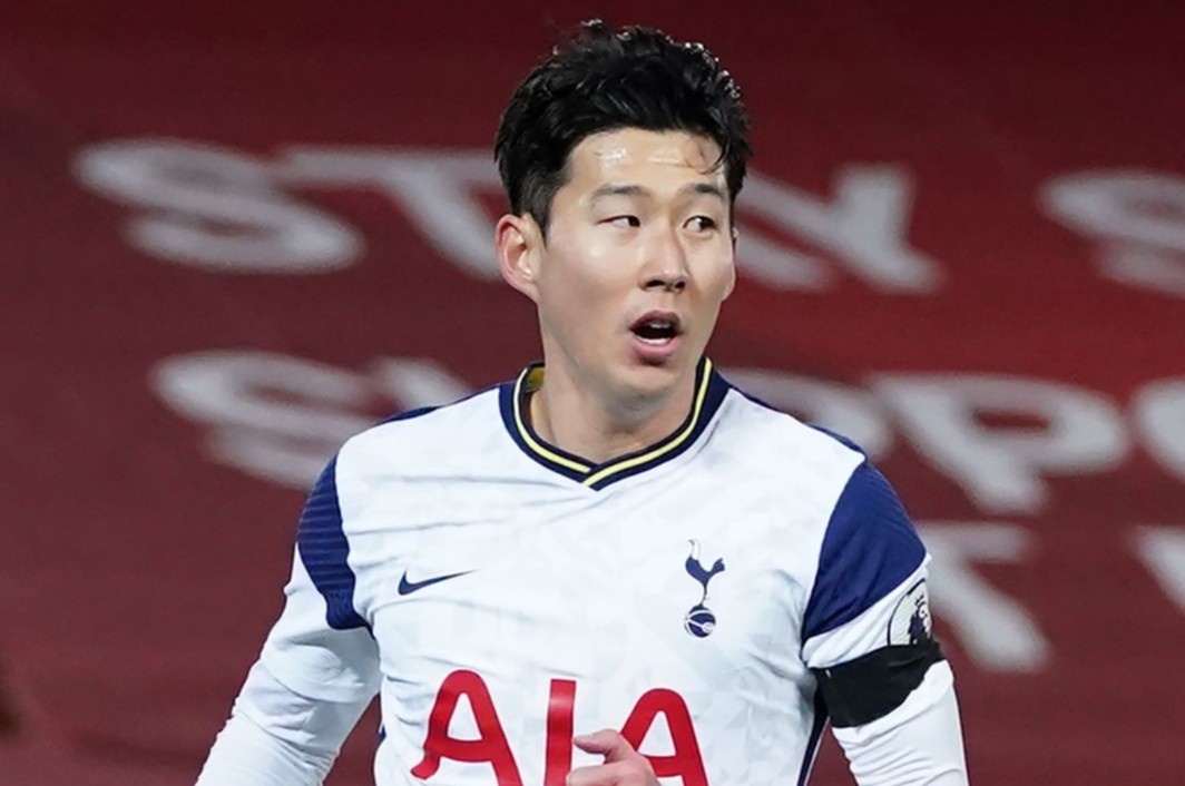 Son Heung-min ghi ban thang gay tranh cai hinh anh