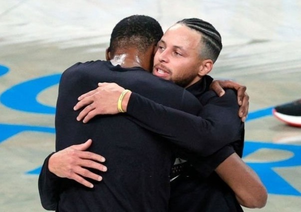 Durant ha Curry trong man tai ngo duoc cho doi o NBA mua nay hinh anh