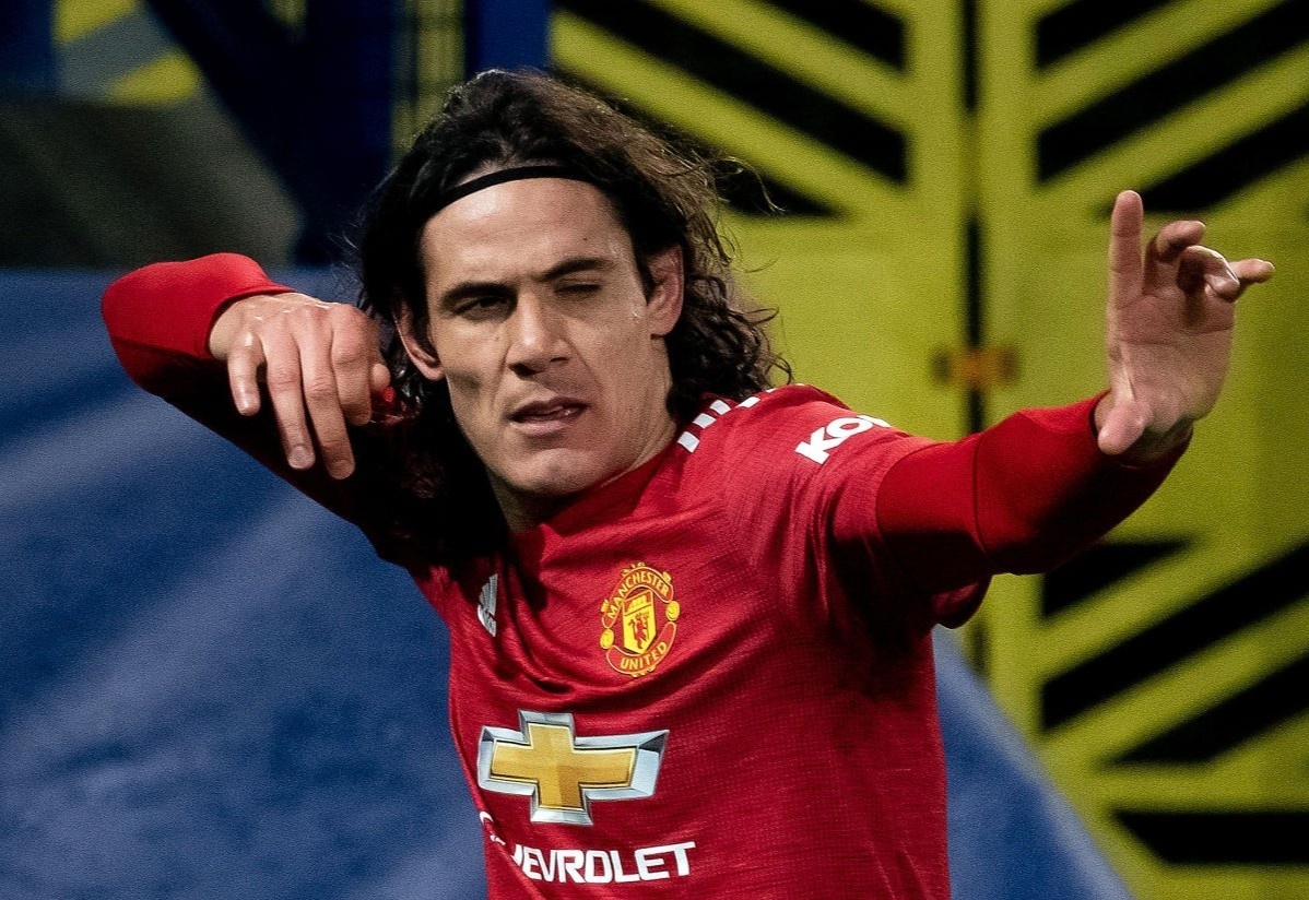 Cavani thoat the do o tran dau khong co VAR hinh anh