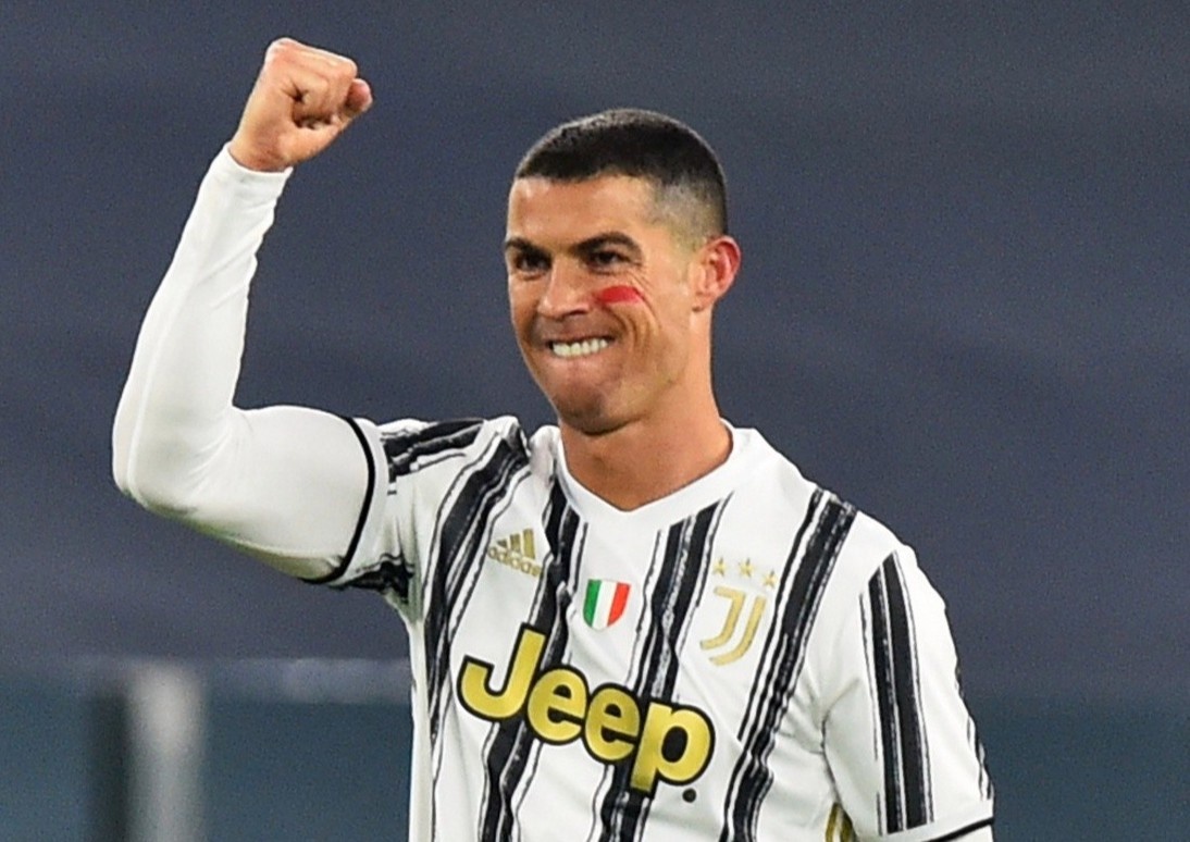 Ronaldo ghi nhieu hon Messi mot ban trong 10 nam qua hinh anh