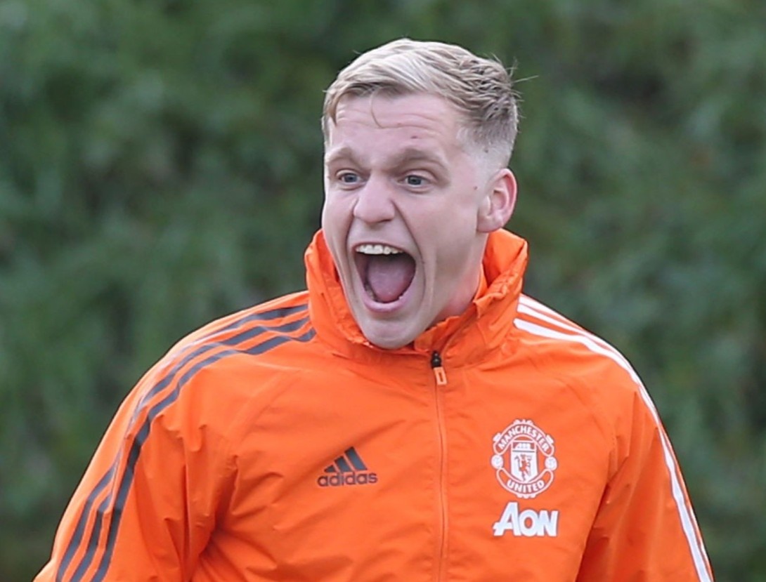 Dong doi vo tay sau cu cua long cua Van de Beek hinh anh