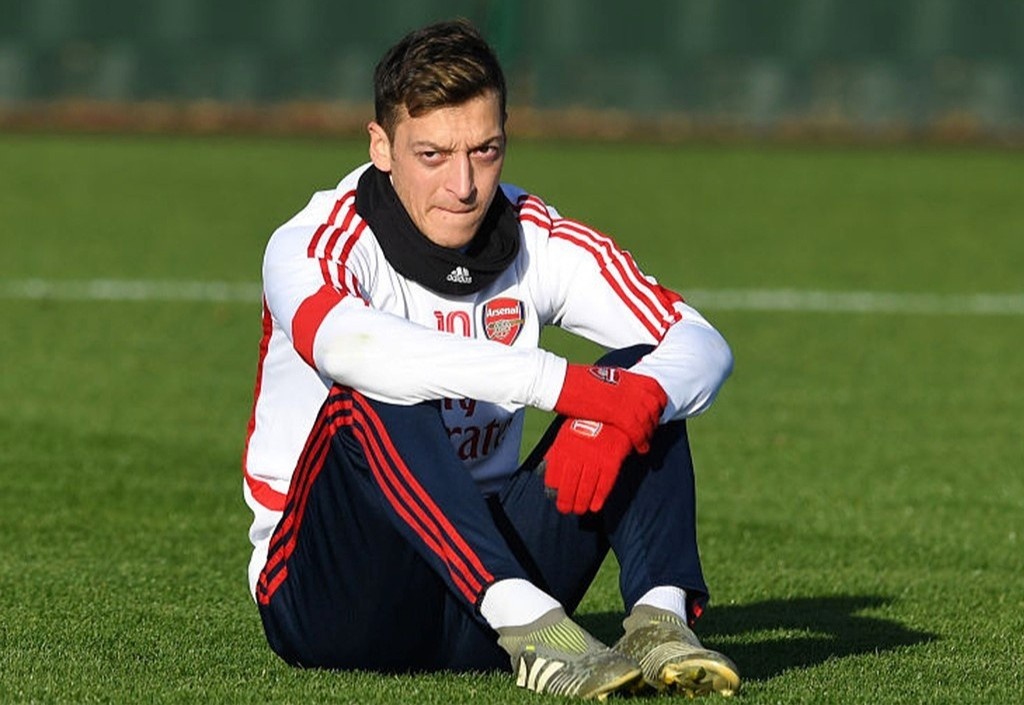 Ozil tu pha hong su nghiep trong 2 nam hinh anh