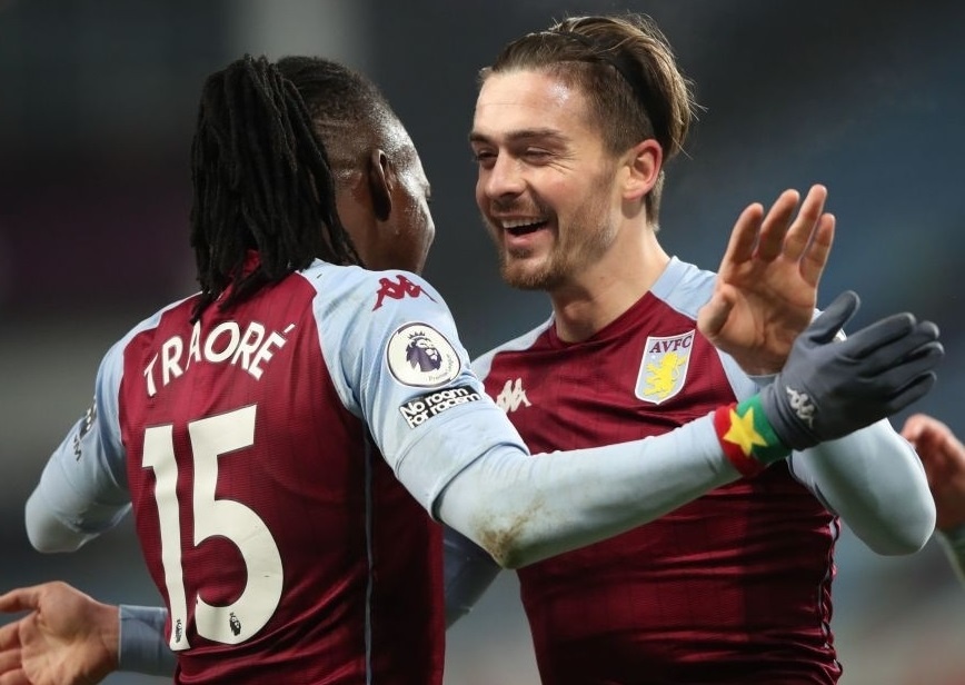 Aston Villa day Chelsea xuong vi tri thu 9 hinh anh