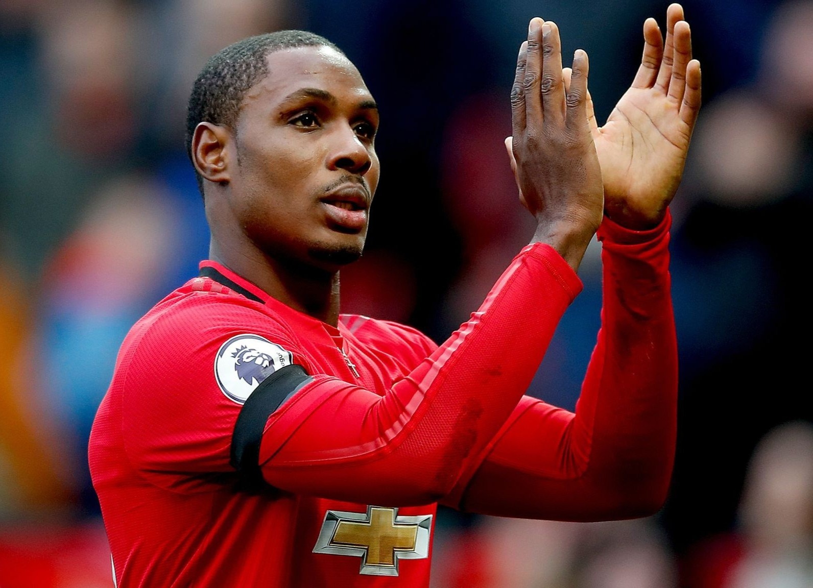 Man Utd chia tay cau thu nguoi Nigeria duy nhat cua CLB hinh anh