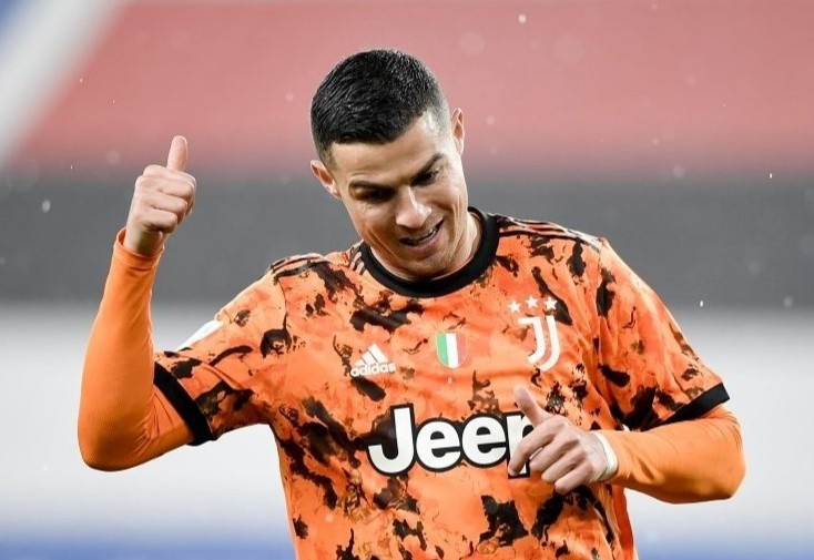 Ronaldo ghi dau an trong tran thang cua Juventus hinh anh