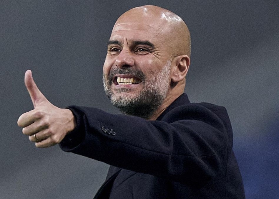 Man City tao cach biet 8 diem voi Man Utd hinh anh