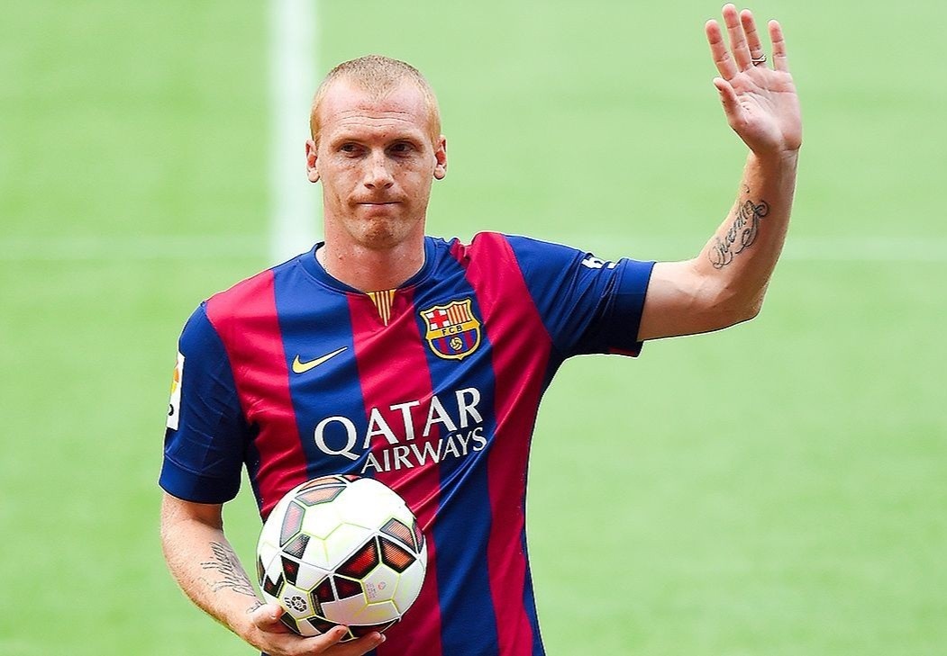 Cuu tuyen thu Phap tiet lo su bat on o Barcelona hinh anh