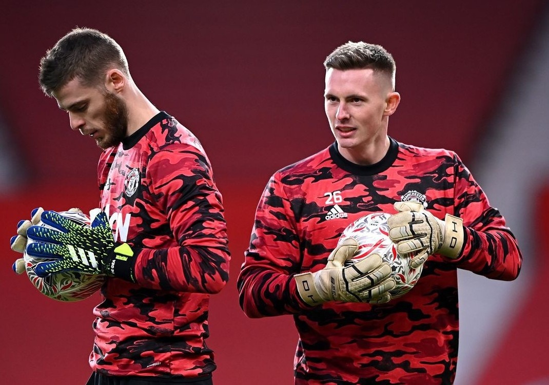 De Gea va Dean Henderson - ai xung dang la so mot o MU? hinh anh