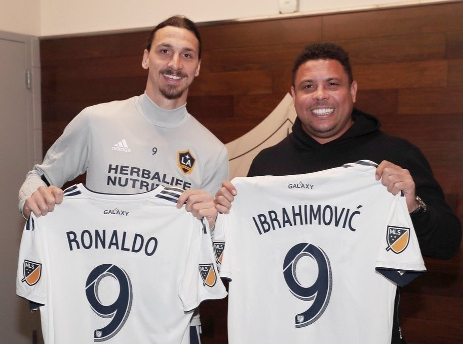 Cac huyen thoai bong da noi gi ve Ronaldo 'beo'? hinh anh