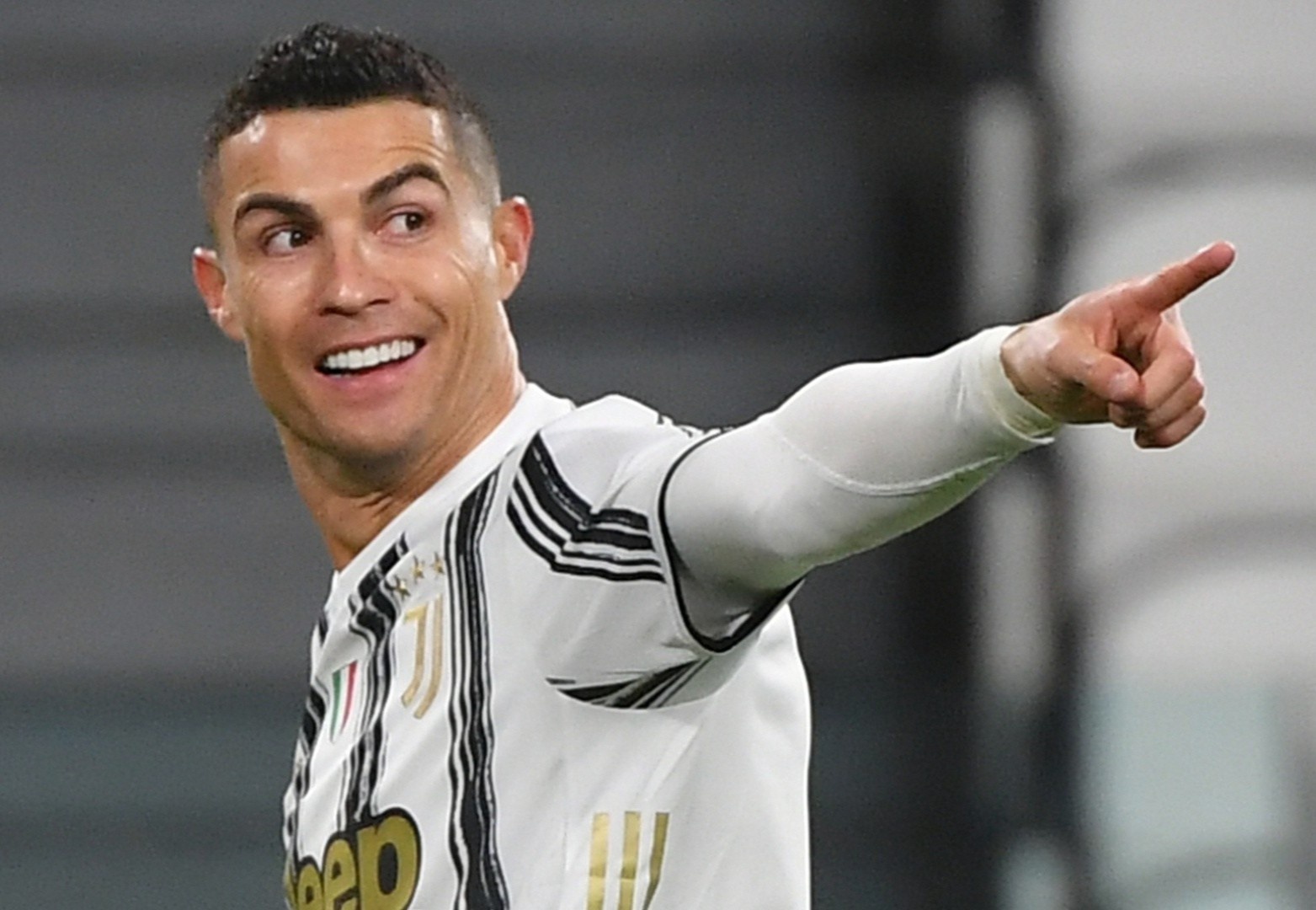 Ly do Juventus nen chia tay Ronaldo hinh anh