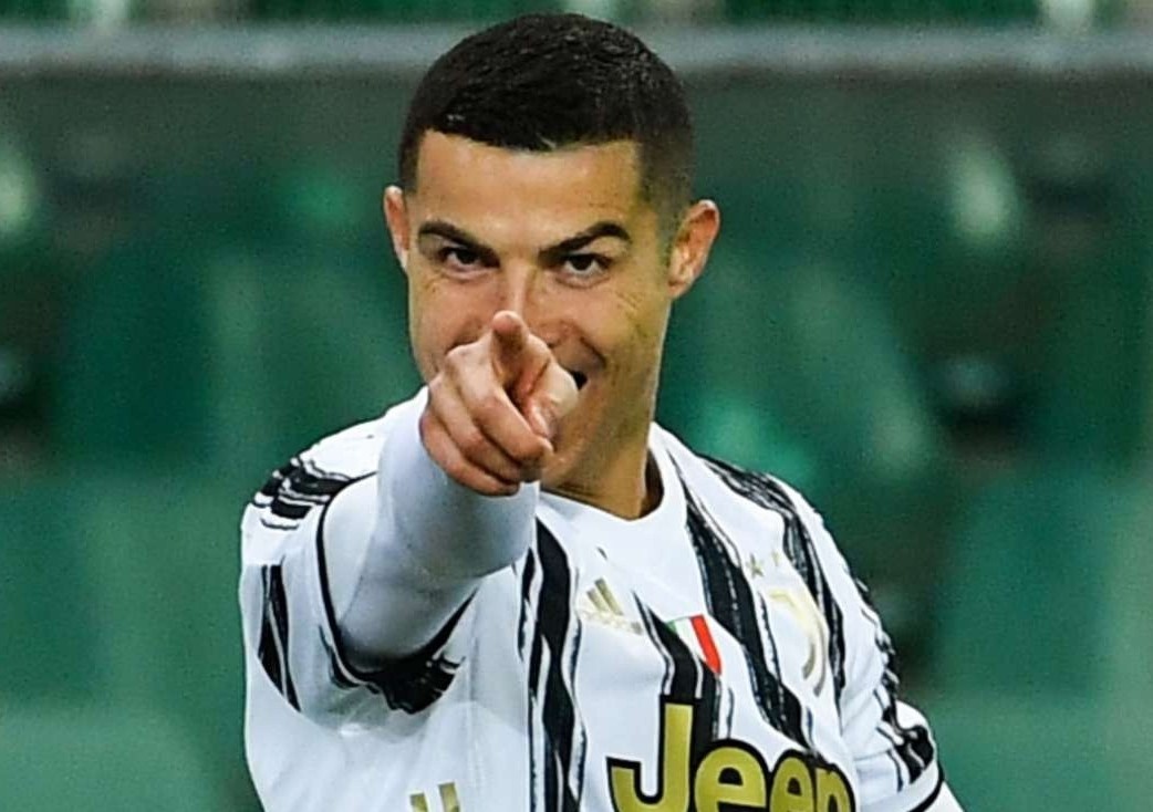 Ronaldo ap dao danh sach lap hat-trick 20 nam qua hinh anh