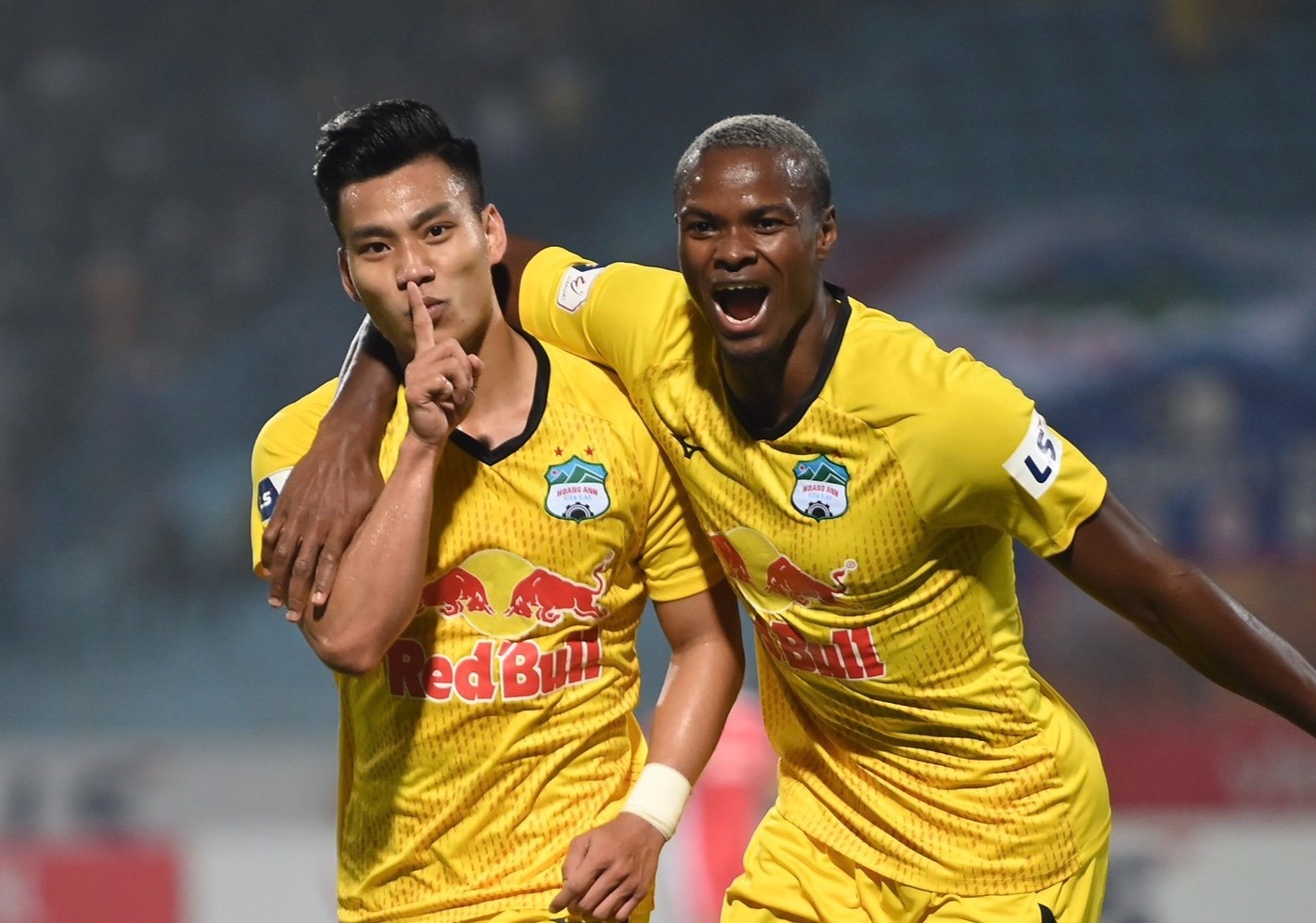 HAGL duoi ban tay Kiatisuk da het ngay tho hinh anh