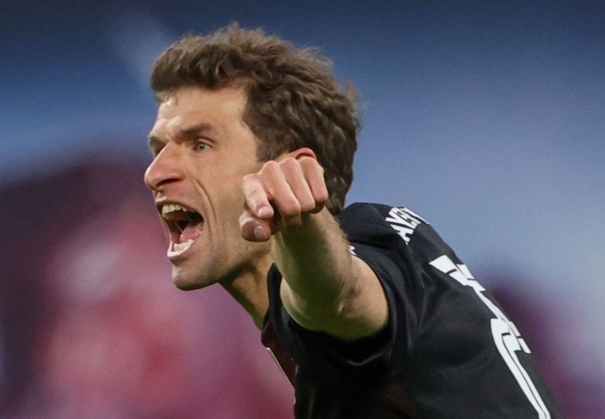 Bayern tien sat chuc vo dich Bundesliga hinh anh