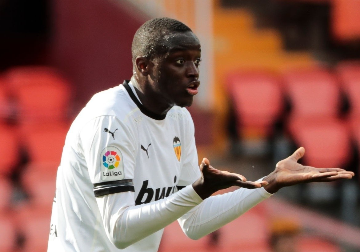 Trong tai phan tran vu cau thu Valencia bo thi dau hinh anh