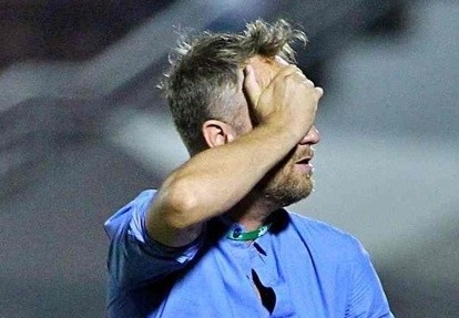 'HLV doi TP.HCM da danh gia qua thap V.League' hinh anh