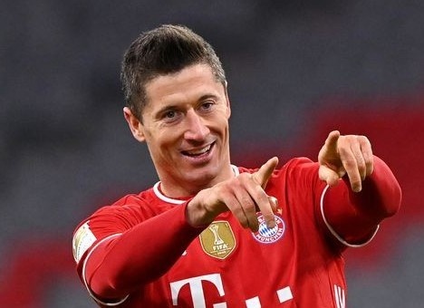 Lewandowski khong kip tro lai de cuu Bayern truoc PSG hinh anh