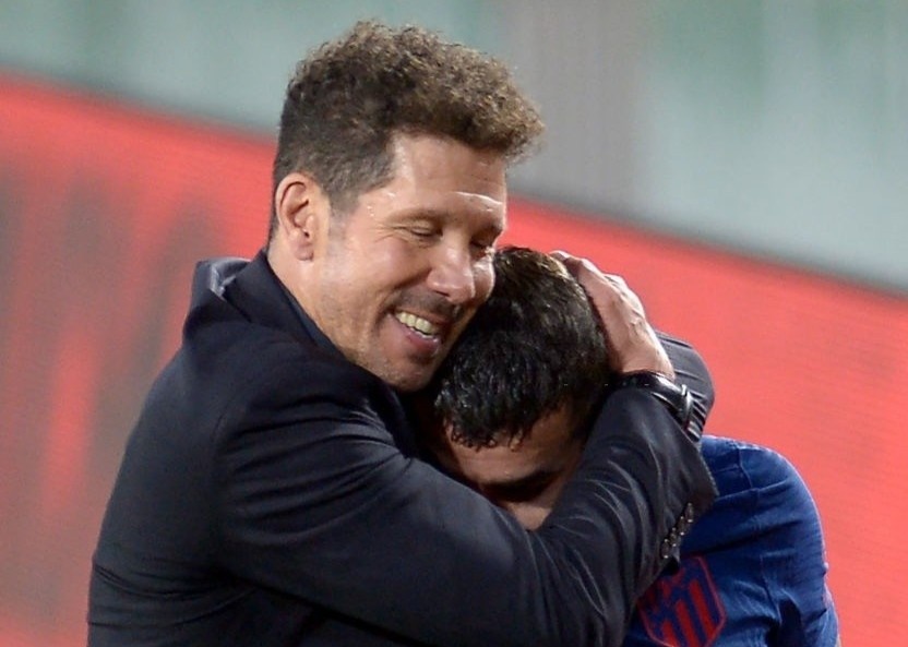 Atletico tro lai ngoi dau La Liga hinh anh