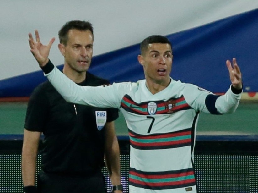 Tro ly trong tai tra gia vi sai lam voi Ronaldo hinh anh