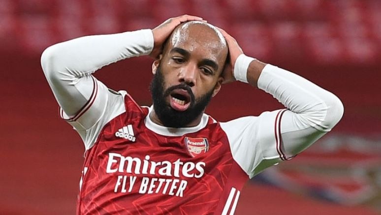 Arsenal thoat thua doi xep thu 18 o phut 90+7 hinh anh