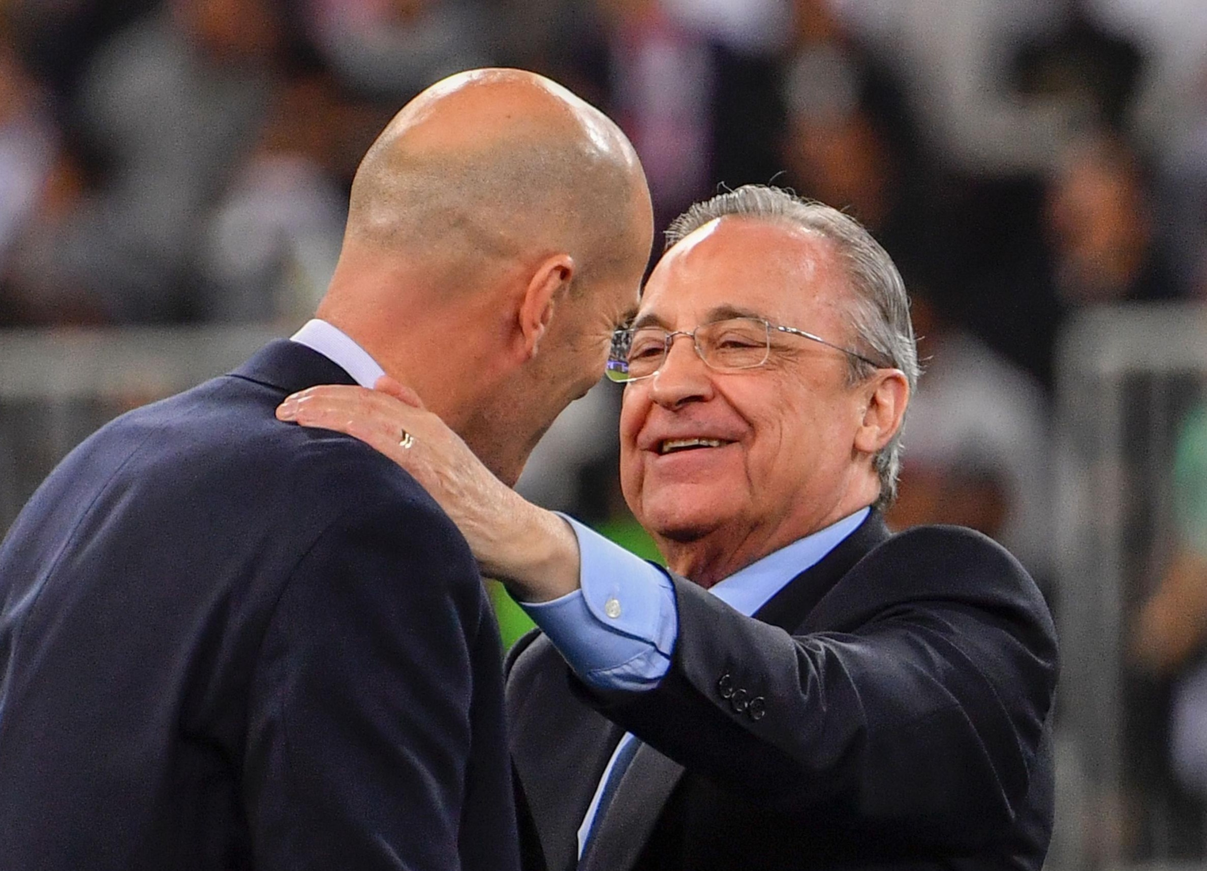 Real Madrid thoat an phat sau vu Super League hinh anh