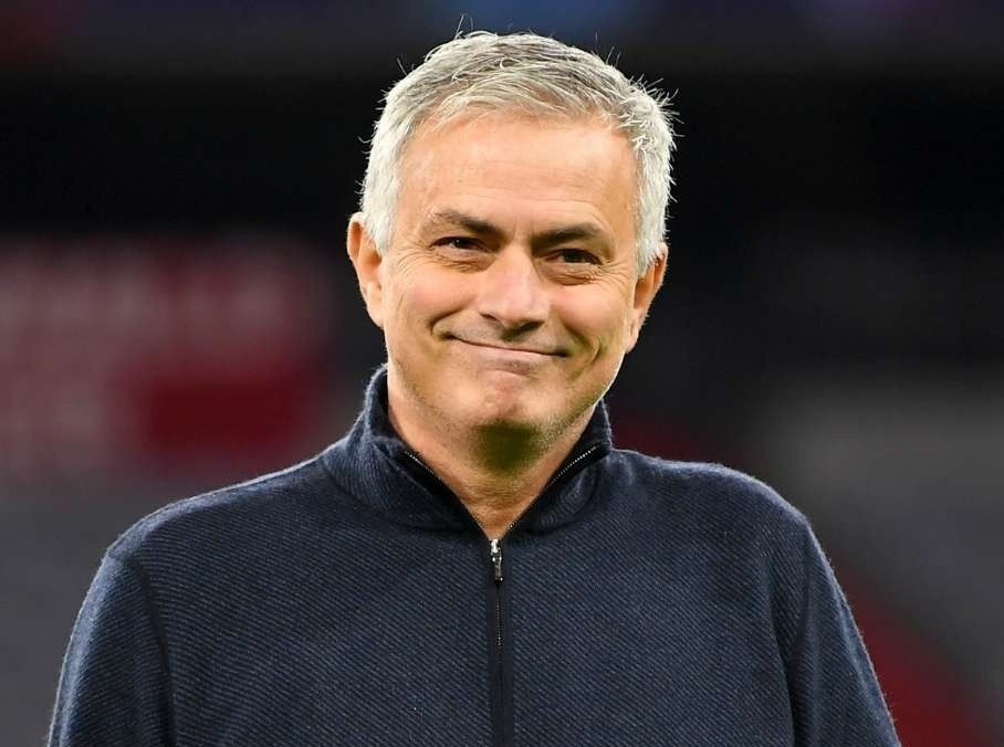 Mourinho va 17 thang bat on truoc khi bi sa thai hinh anh