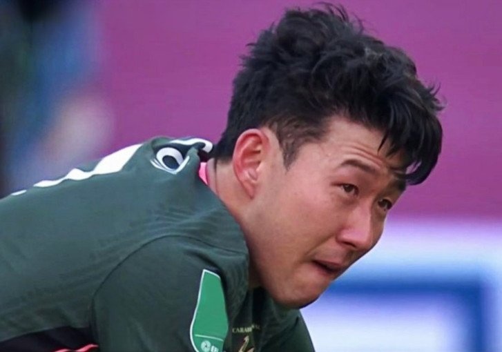 Son Heung-min khoc sau that bai truoc Man City hinh anh