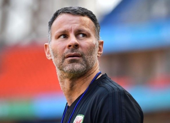 Giggs bi loai khoi danh sach huyen thoai Premier League vi be boi hinh anh