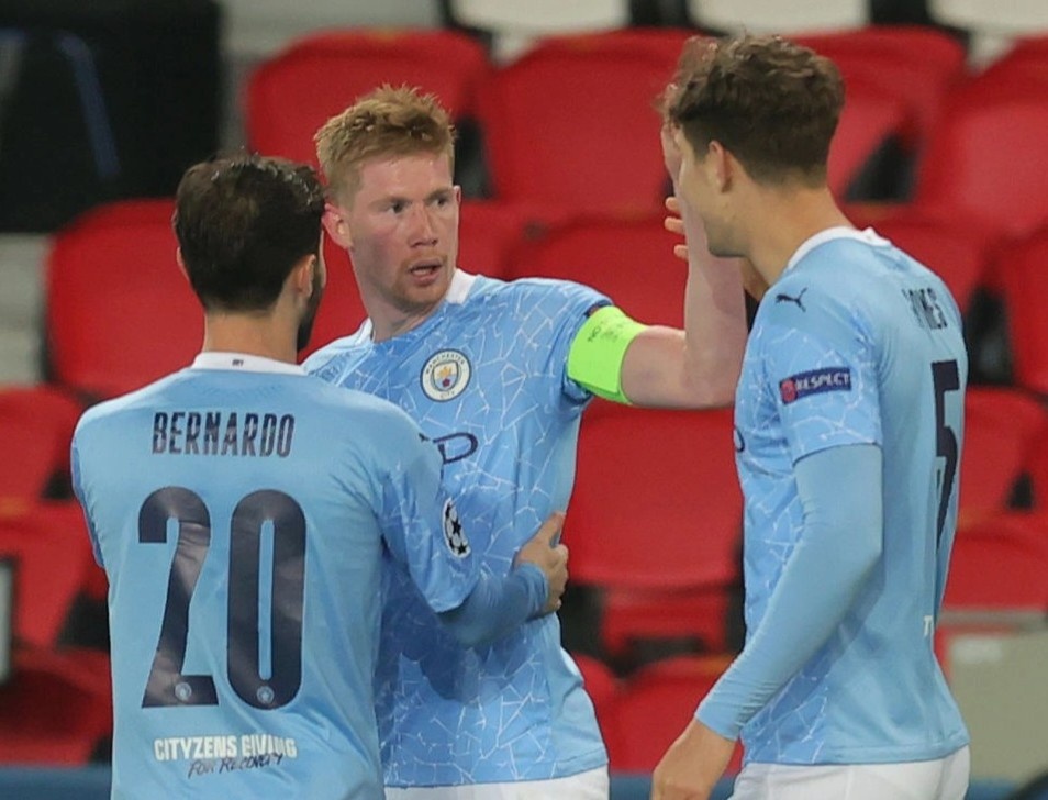 Man City thang nguoc PSG hinh anh