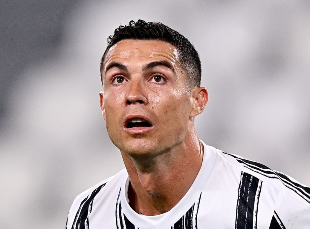 Juventus vang khoi top 4 sau tran thua AC Milan 0-3 hinh anh