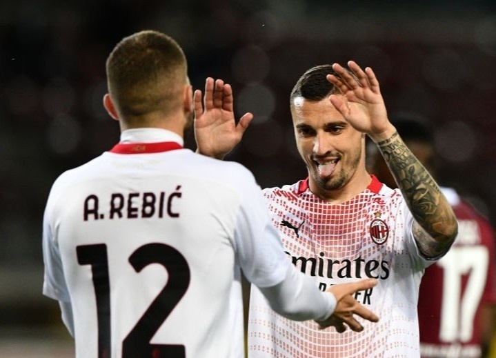 AC Milan thang 7-0 o Serie A hinh anh