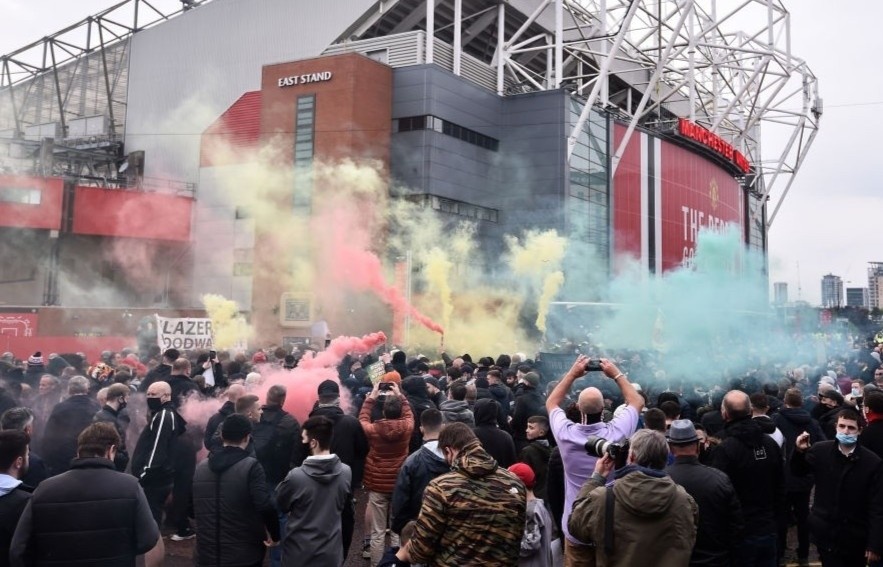 CDV MU tiep tuc lam loan o Old Trafford hinh anh