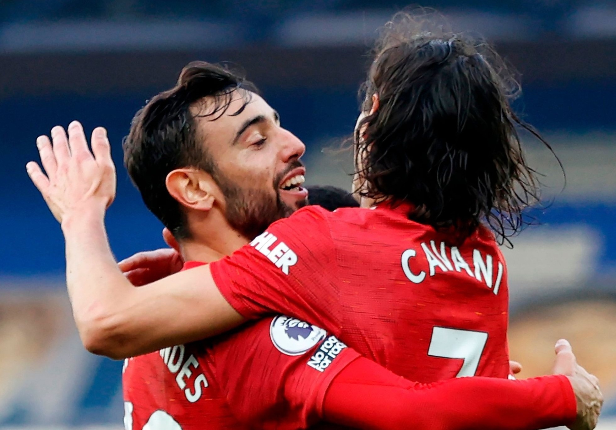 Cavani ha thu mon tu khoang cach gan 40 m hinh anh