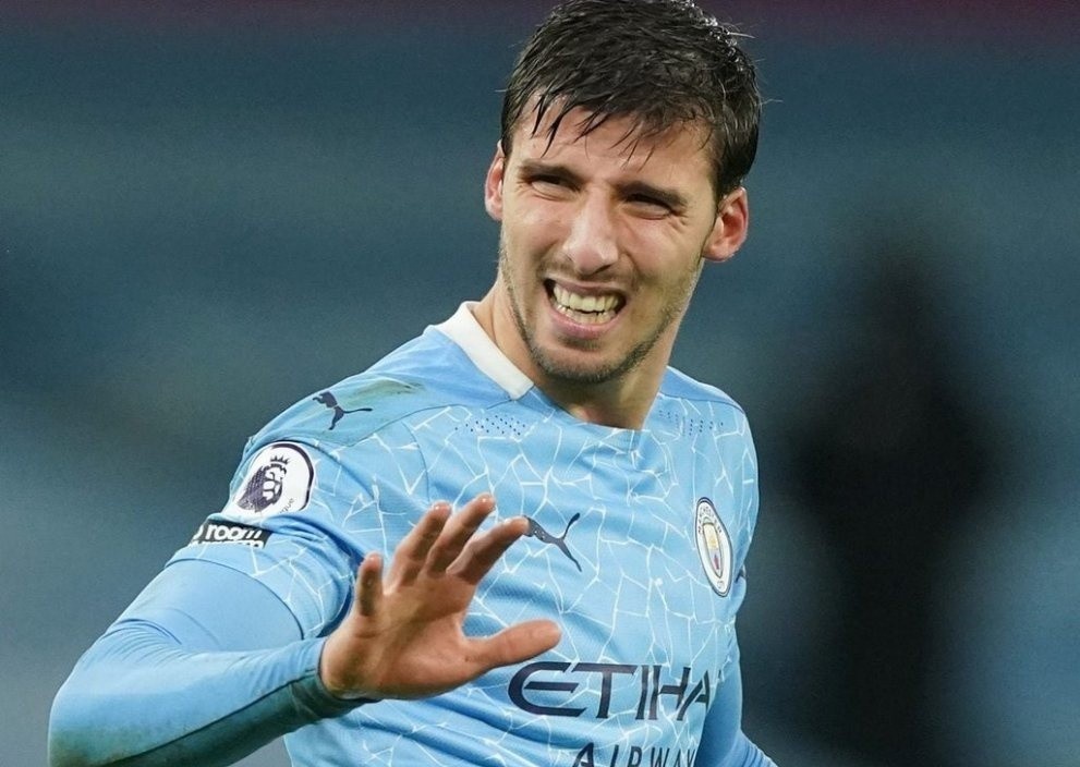 Ruben Dias vuot Bruno Fernandes de duoc vinh danh o Premier League hinh anh